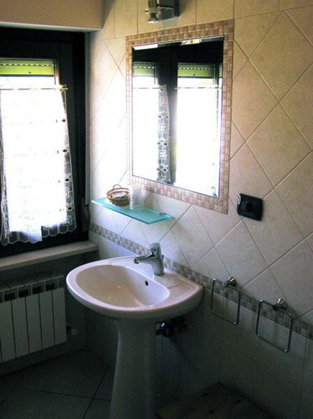 Albergo Le 2 Rose San Severino Marche Δωμάτιο φωτογραφία
